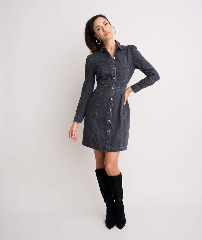 Model is wearing UNTUCKit Annie denim dress.
