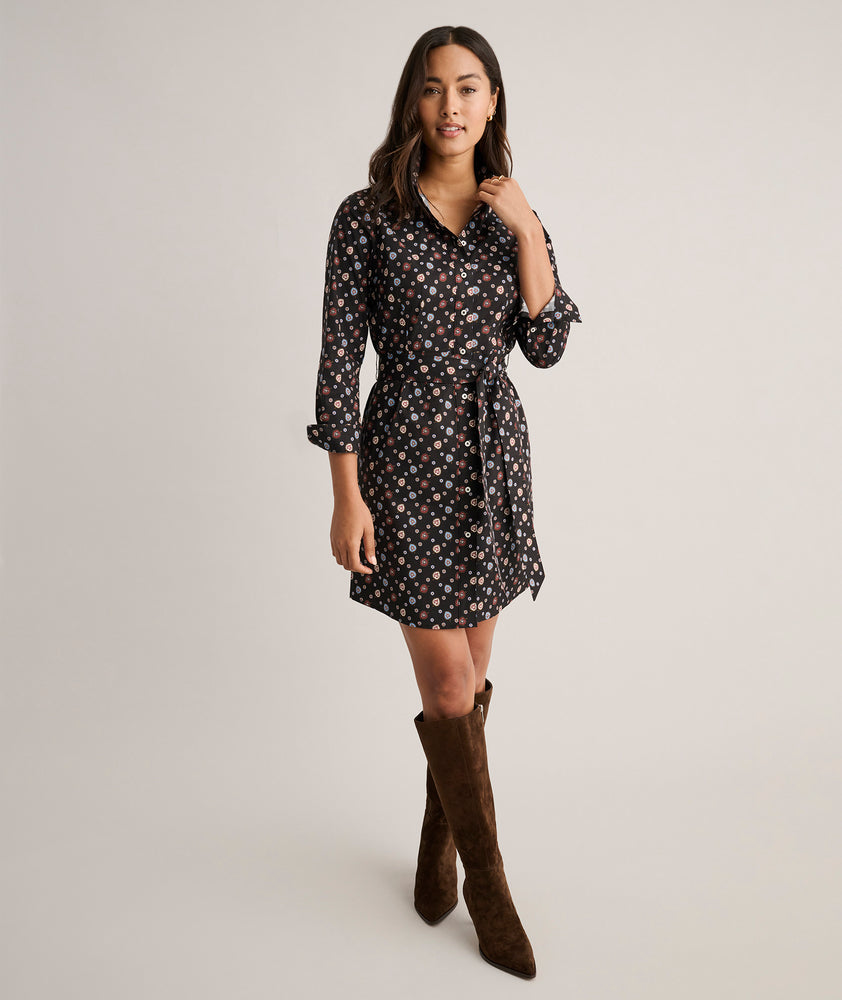 Model is wearing UNTUCKit Stretch Cotton Sydney Shirt Dress.