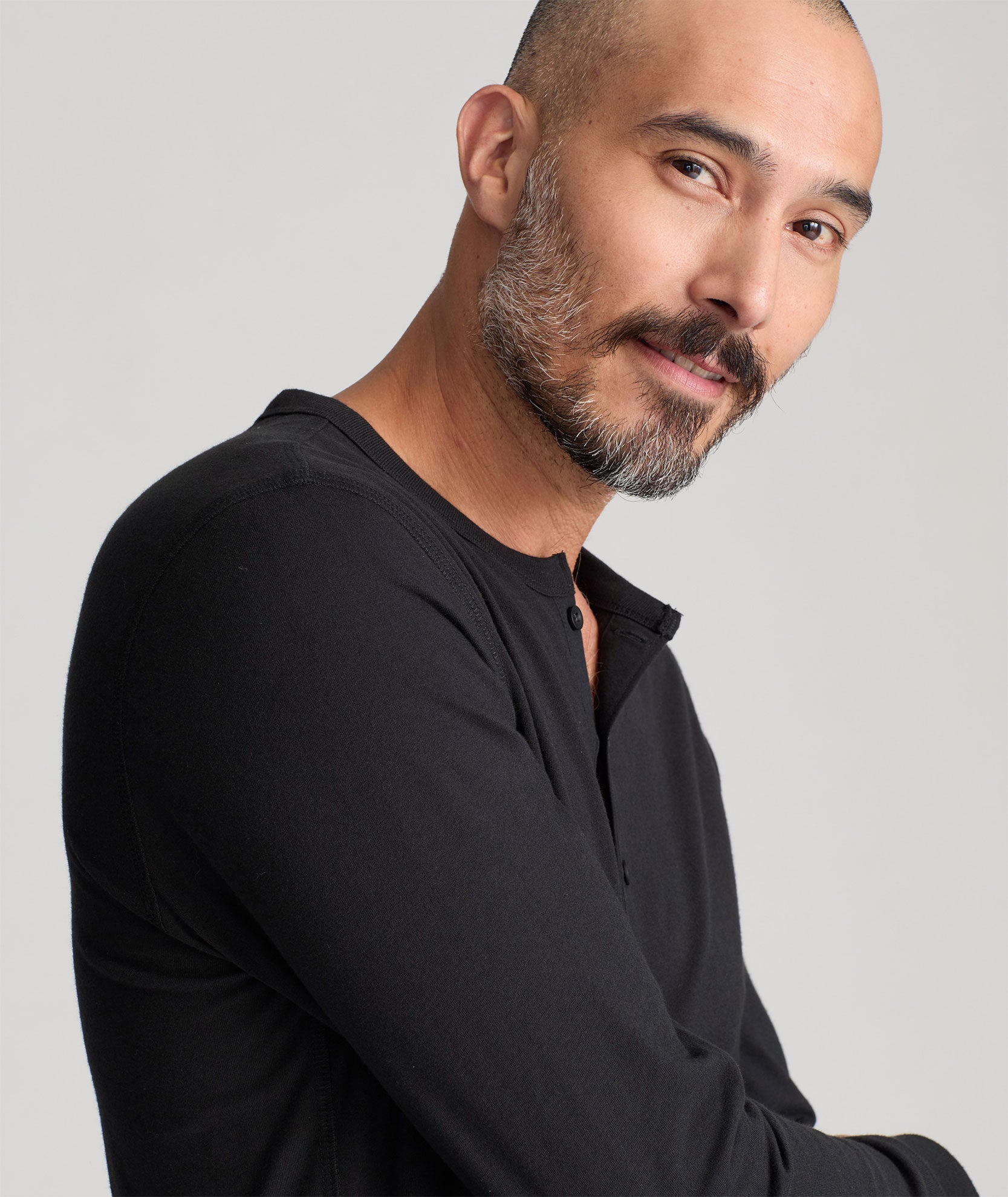 Ultrasoft Henley Black | UNTUCKit