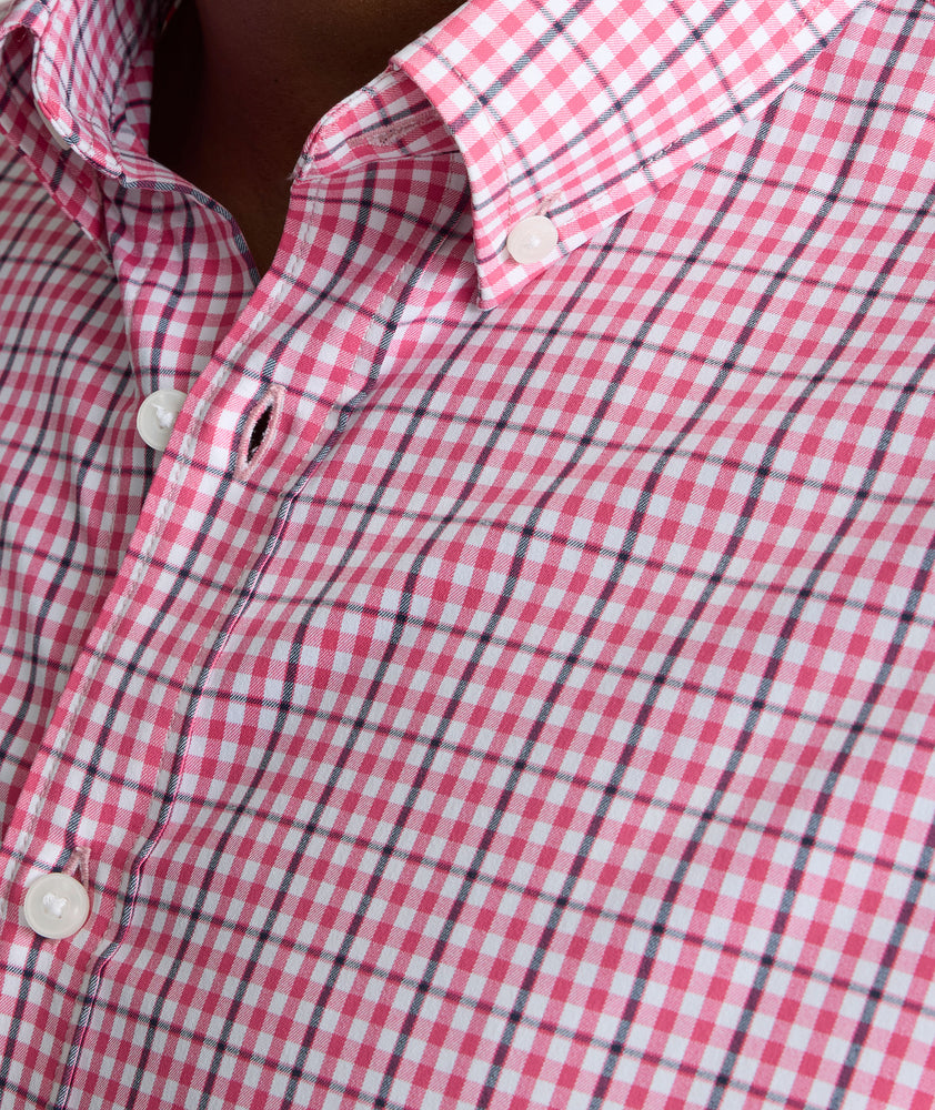 Model is wearing UNTUCKit Performance Almeida Shirt. 