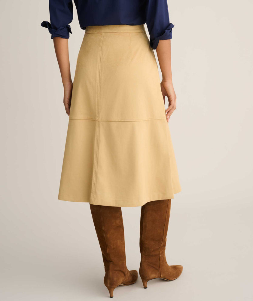 Model is wearing UNTUCKit Amalia womens skirt. 