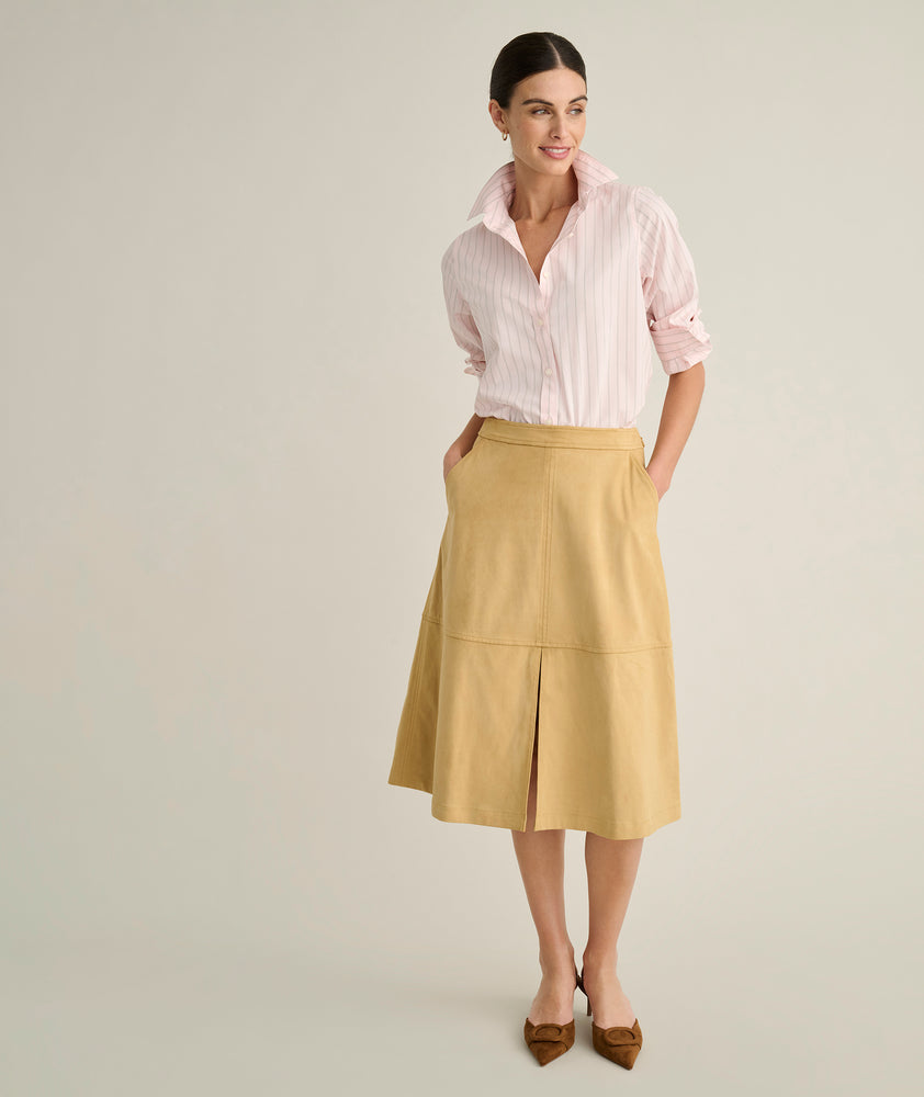 Model is wearing UNTUCKit Amalia womens skirt. 