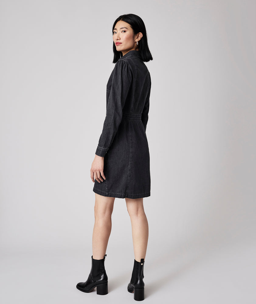 Model is wearing UNTUCKit Annie denim dress.