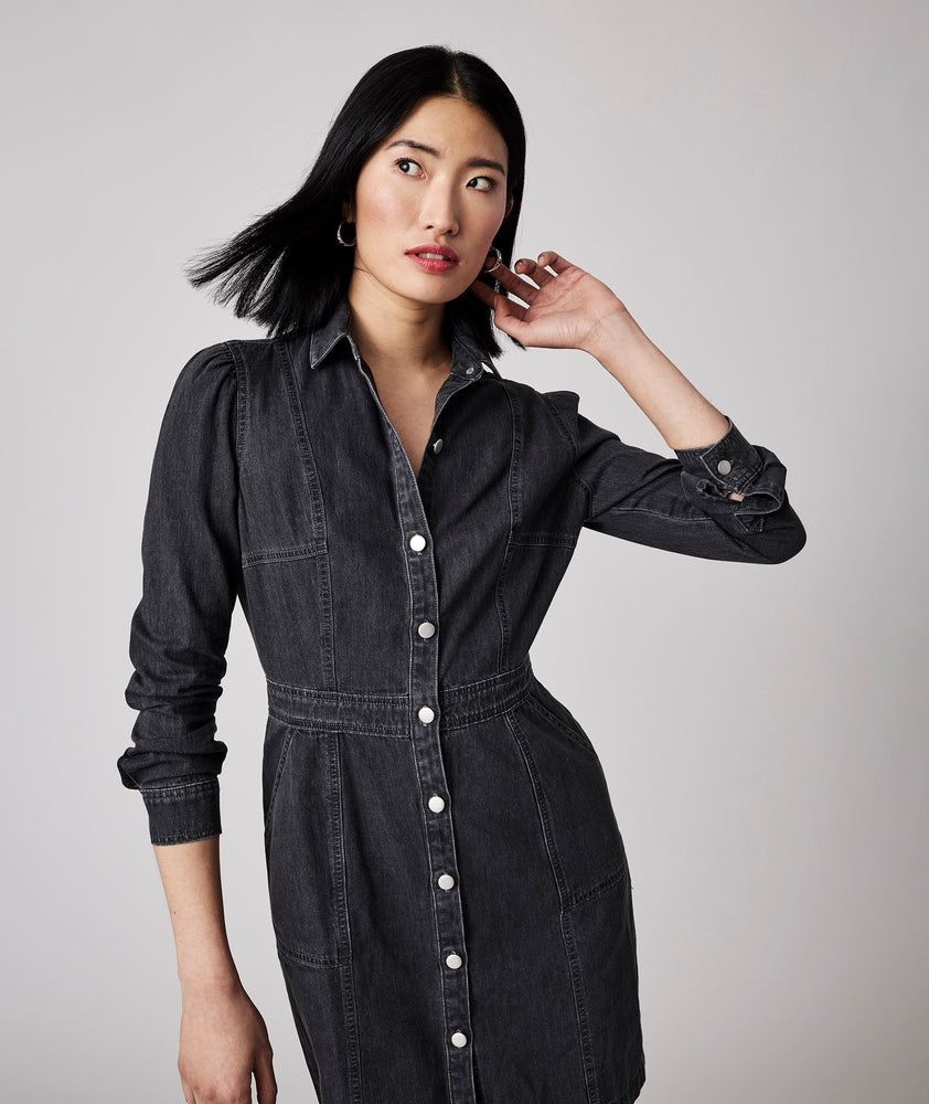 Model is wearing UNTUCKit Annie denim dress.