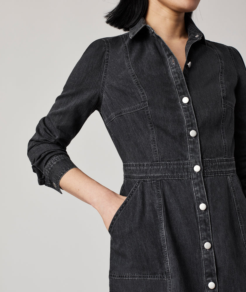 Model is wearing UNTUCKit Annie denim dress.