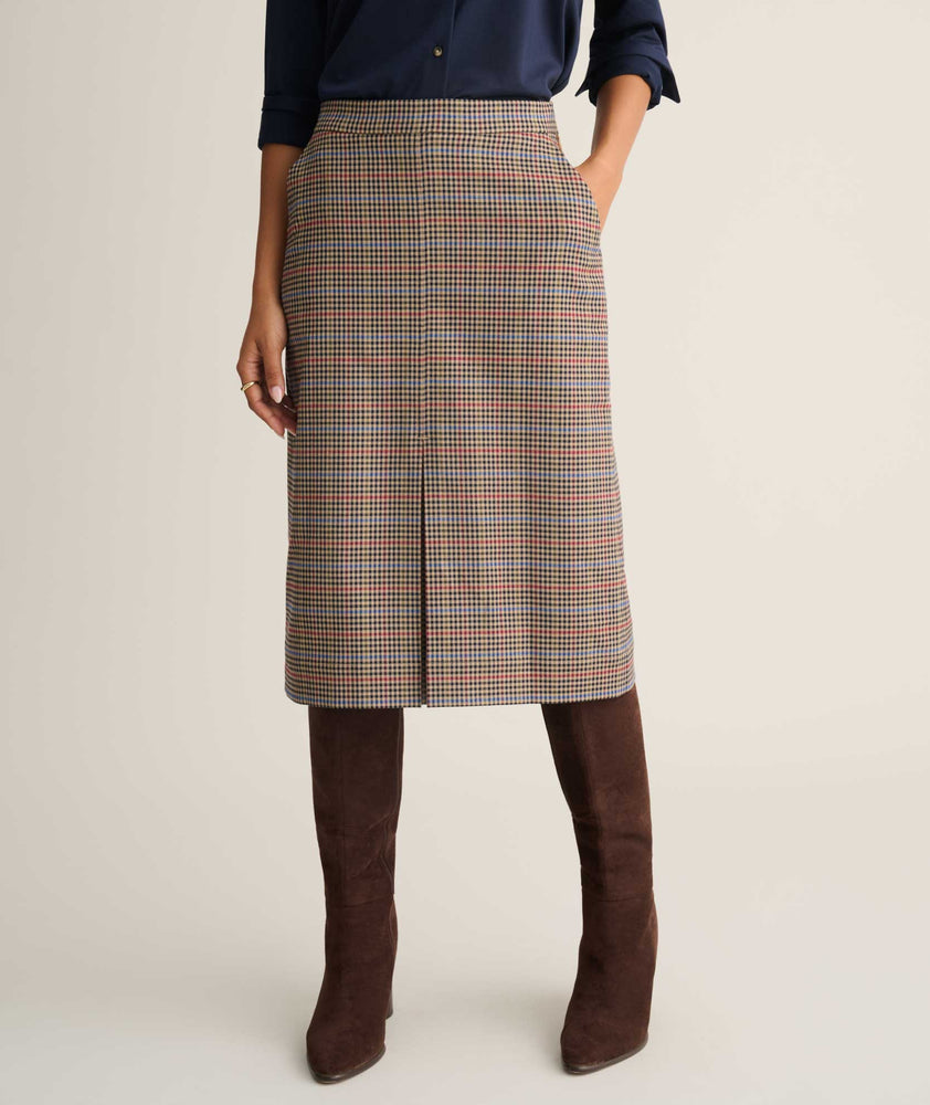 Model is wearing UNTUCKit Cotton Blend Midi Anya Skirt. 