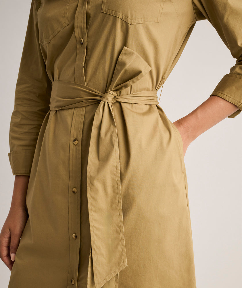 Model is  wearing UNTUCKit Bailey dress.