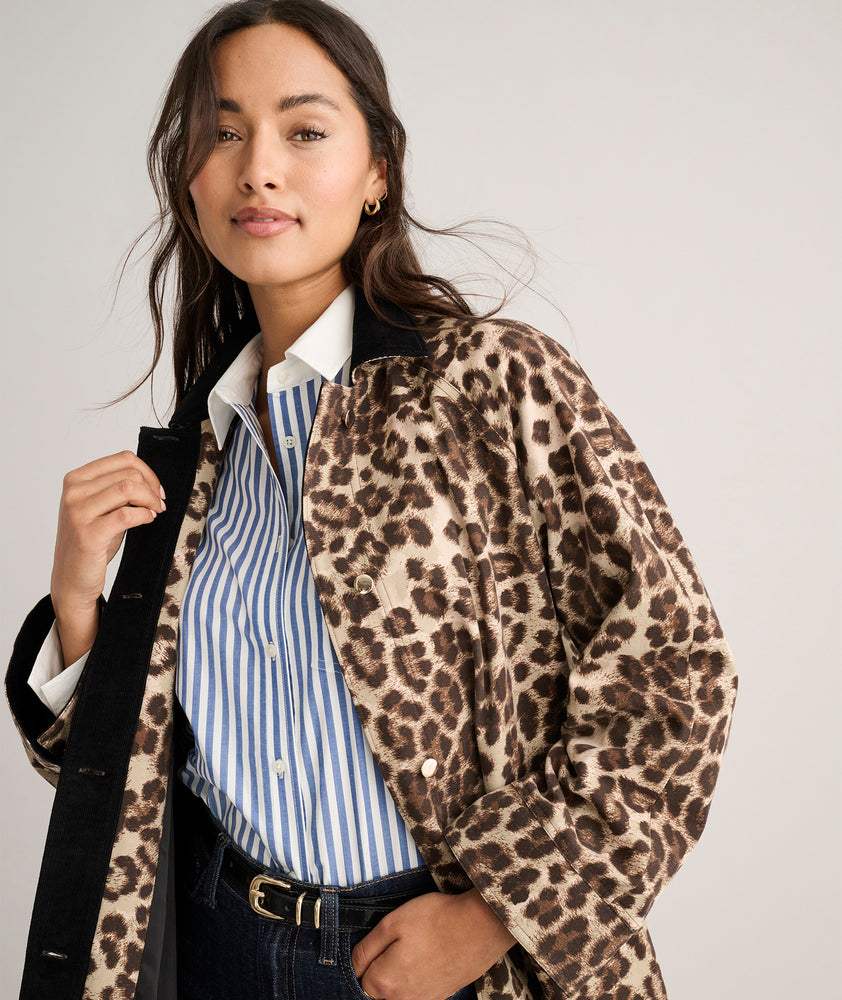 Model is wearing UNTUCKit Black coat in Leopard. 