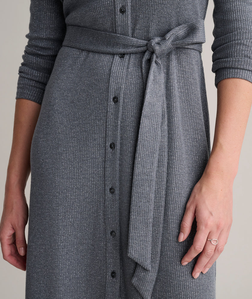 Model is wearing UNTUCKit Blyth dress in solid gray. 