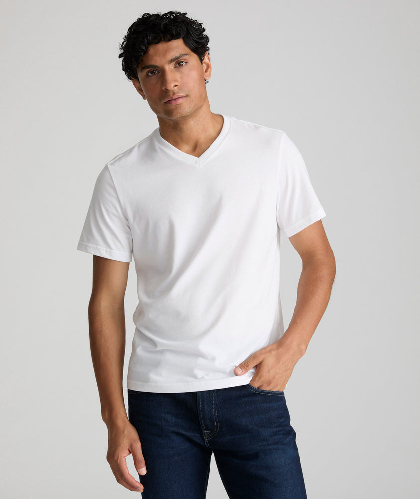 Ultrasoft V-Neck Tee White | UNTUCKit