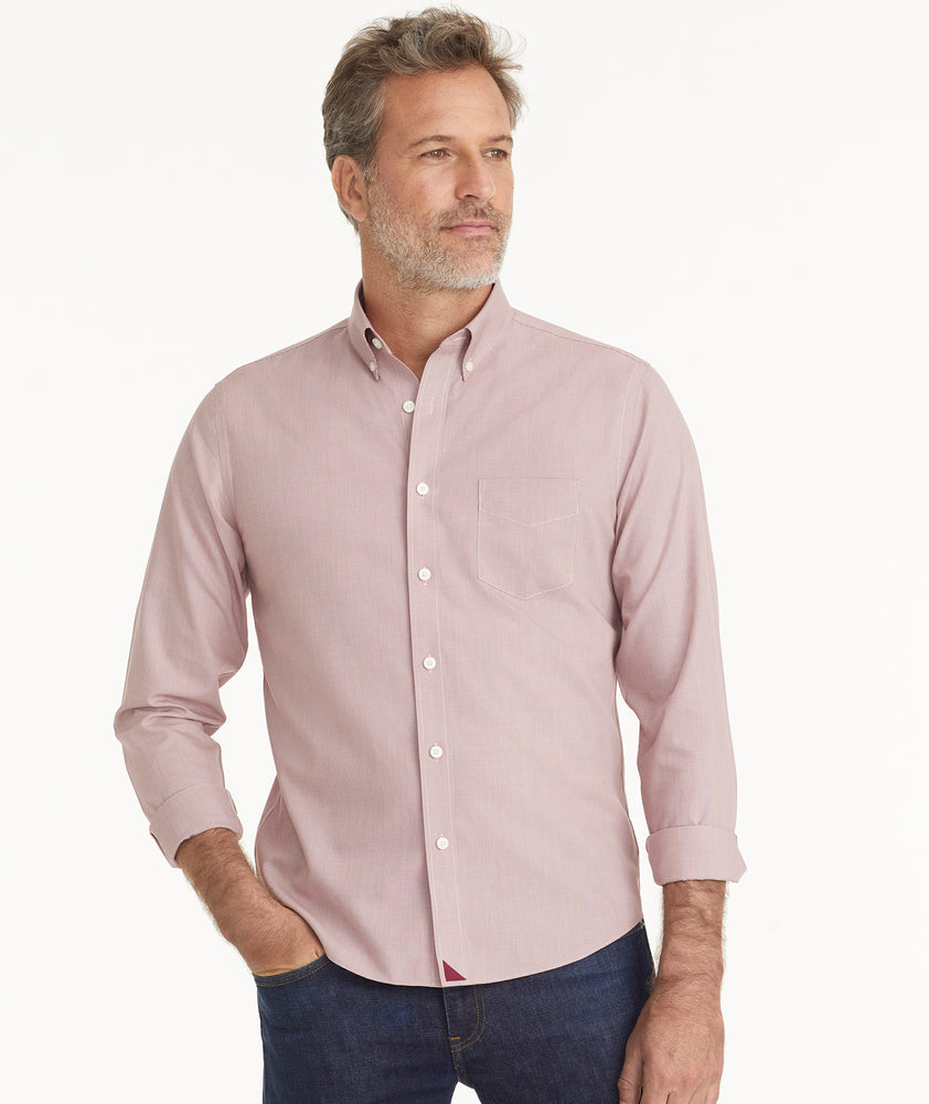 Model is wearing UNTUCKit Wrinkle-Free Cadetto Shirt in Maroon.