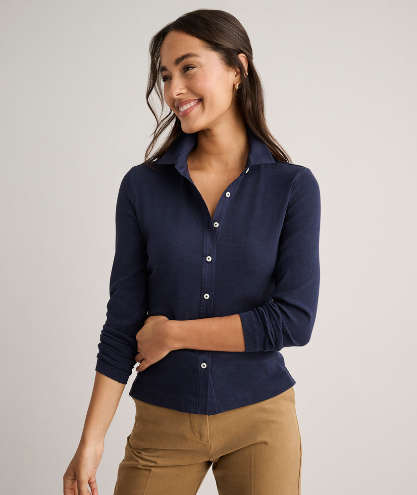 Model is wearing UNTUCKit Jersey Knit Ribbed Carina Shirt.