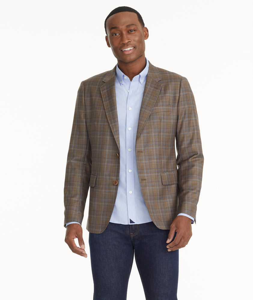 Model is wearing UNTUCKit Italian Wool Carrington Sport Coat.