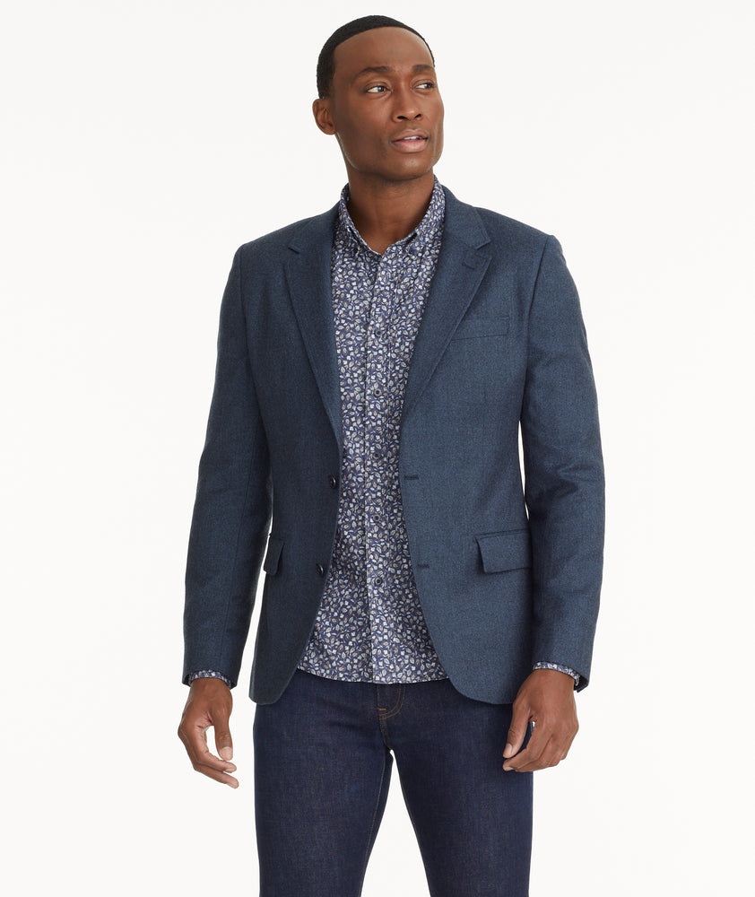 Model is wearing UNTUCKit Casey sportcoat.