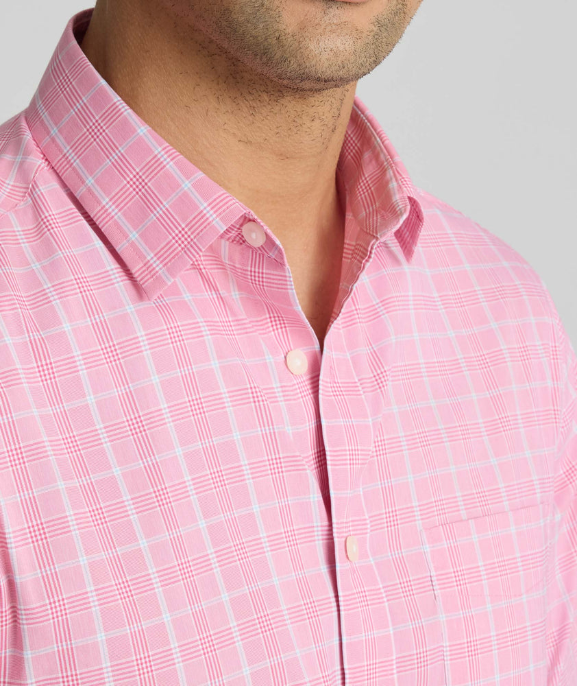 Model is wearing UNTUCKit CottonTek™ Claremont Shirt.