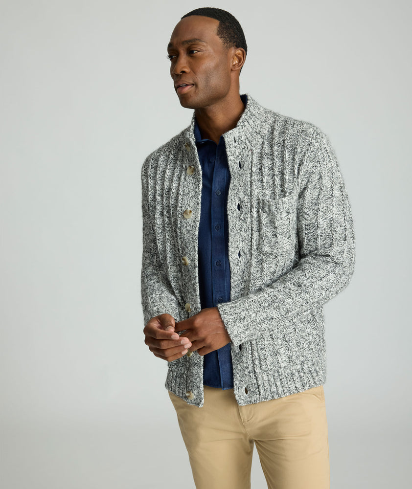 Model is wearing UNTUCKit Chunky Knit Cardigan in gray. 