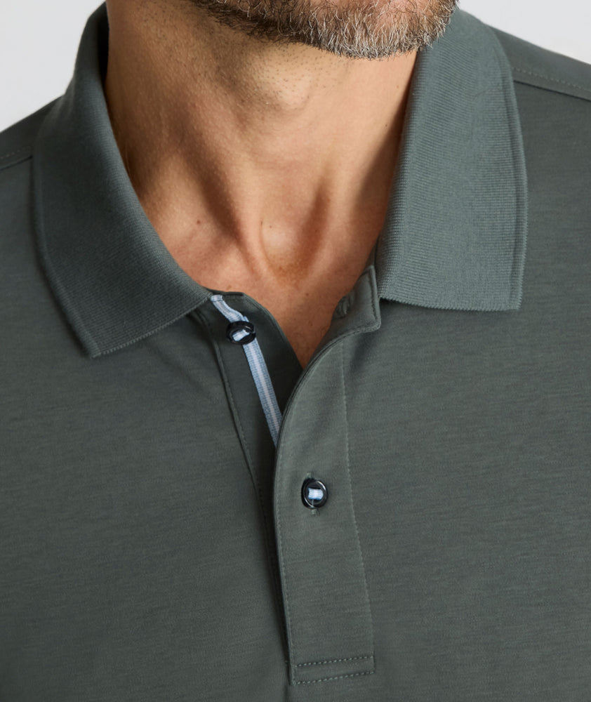 Model is wearing UNTUCKit Damaschino polo in Urban chic.