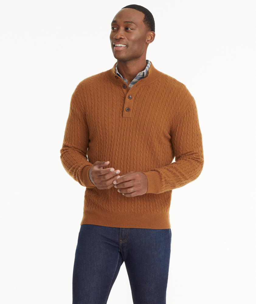 Model is wearing UNTUCKit Deroose sweater.