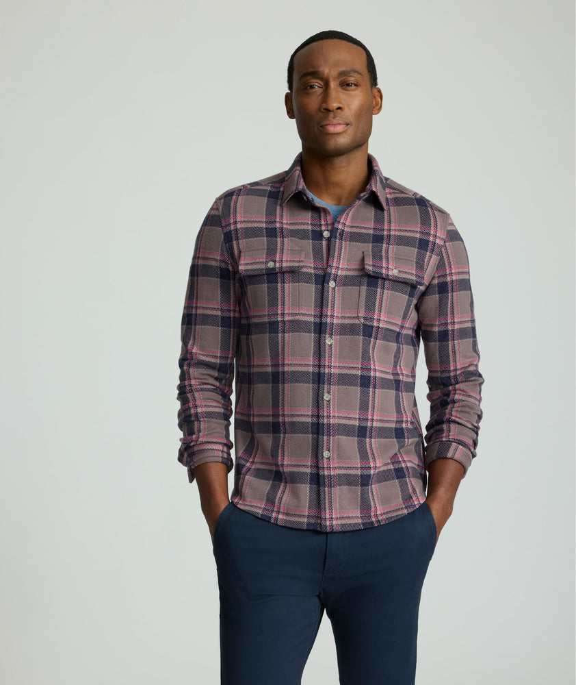 Model is wearing UNTUCKit Sweater Flannel in Alloy.