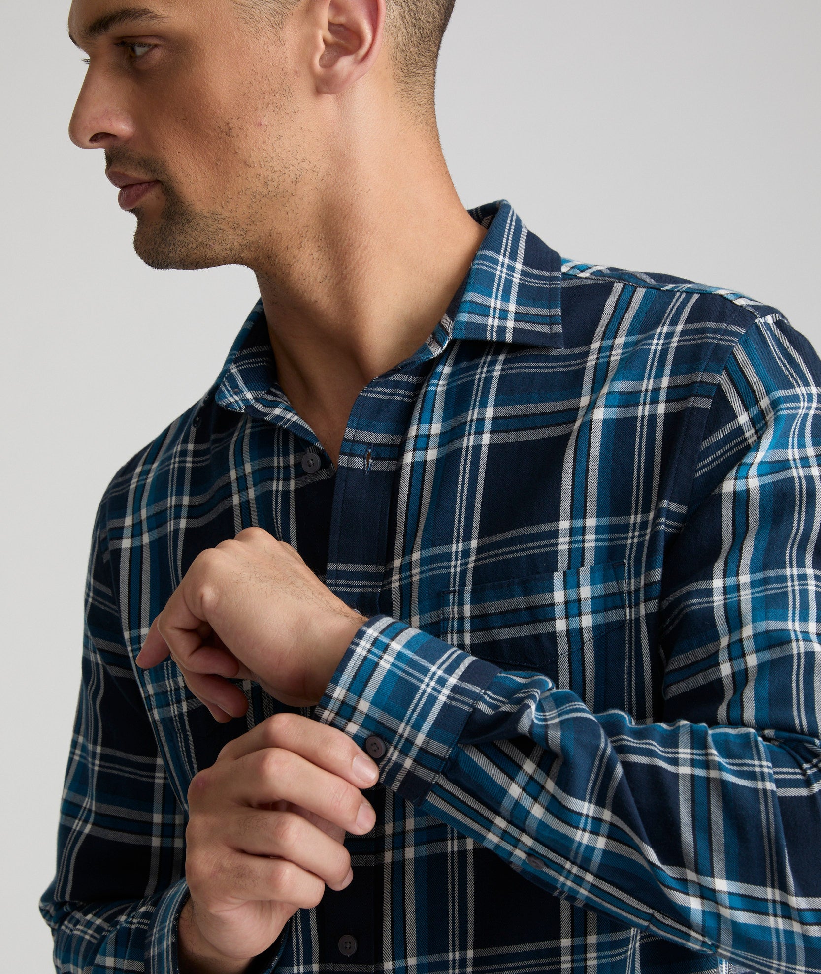 FT-NAVY-LIGHT-BLUE-UNTUCKIT-