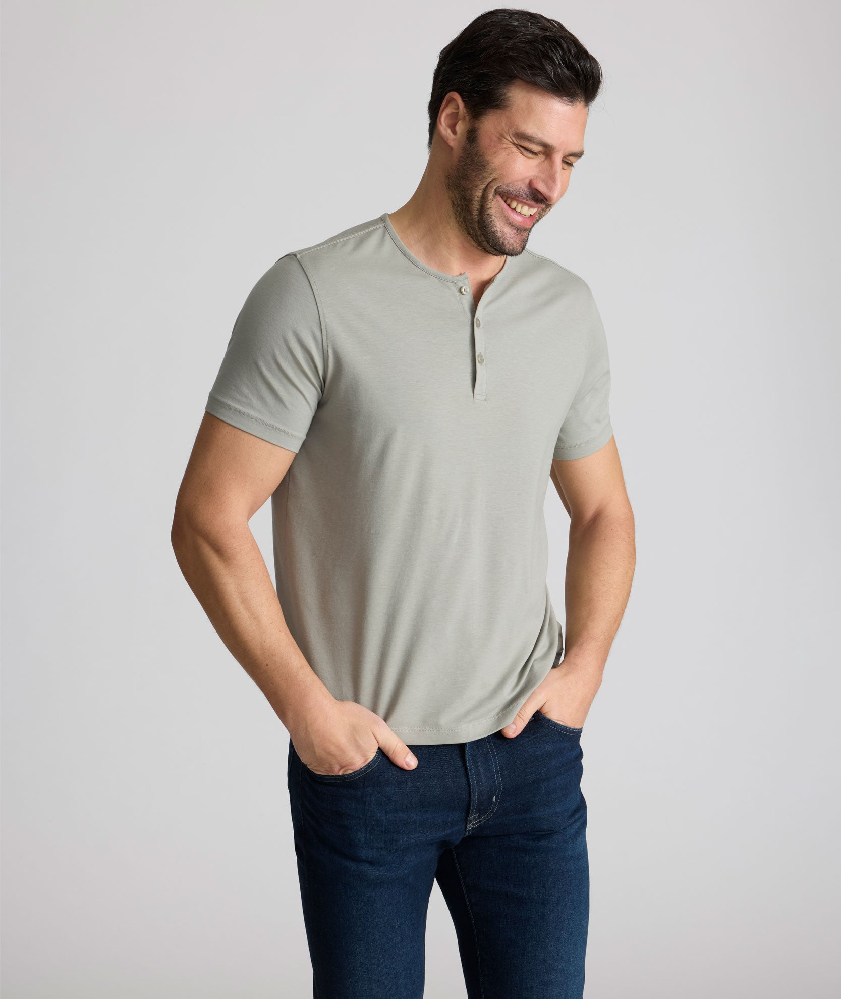 【ANDAR】 Silk Sustainable Men's Henley Neck Short Sleeve EcoSoft™ Short-Sleeve Henley Military Green | UNTUCKit