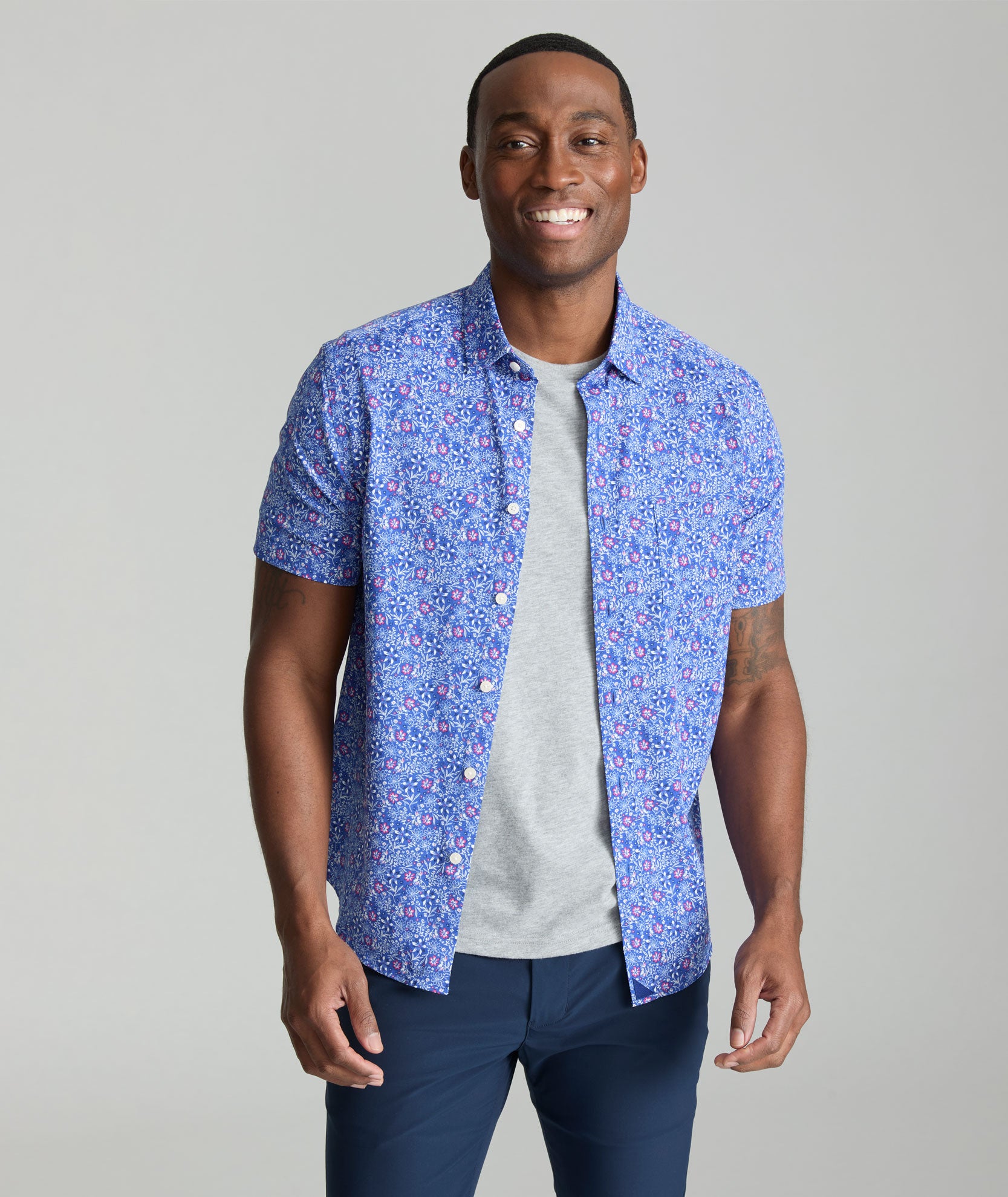 (取寄) アンタックイット メンズ パフォーマンス ショートスリーブ シャツ UNTUCKit men Performance Short-Sleeve Shirt White HICKS-UNTUCKIT-41800Blu-SS-