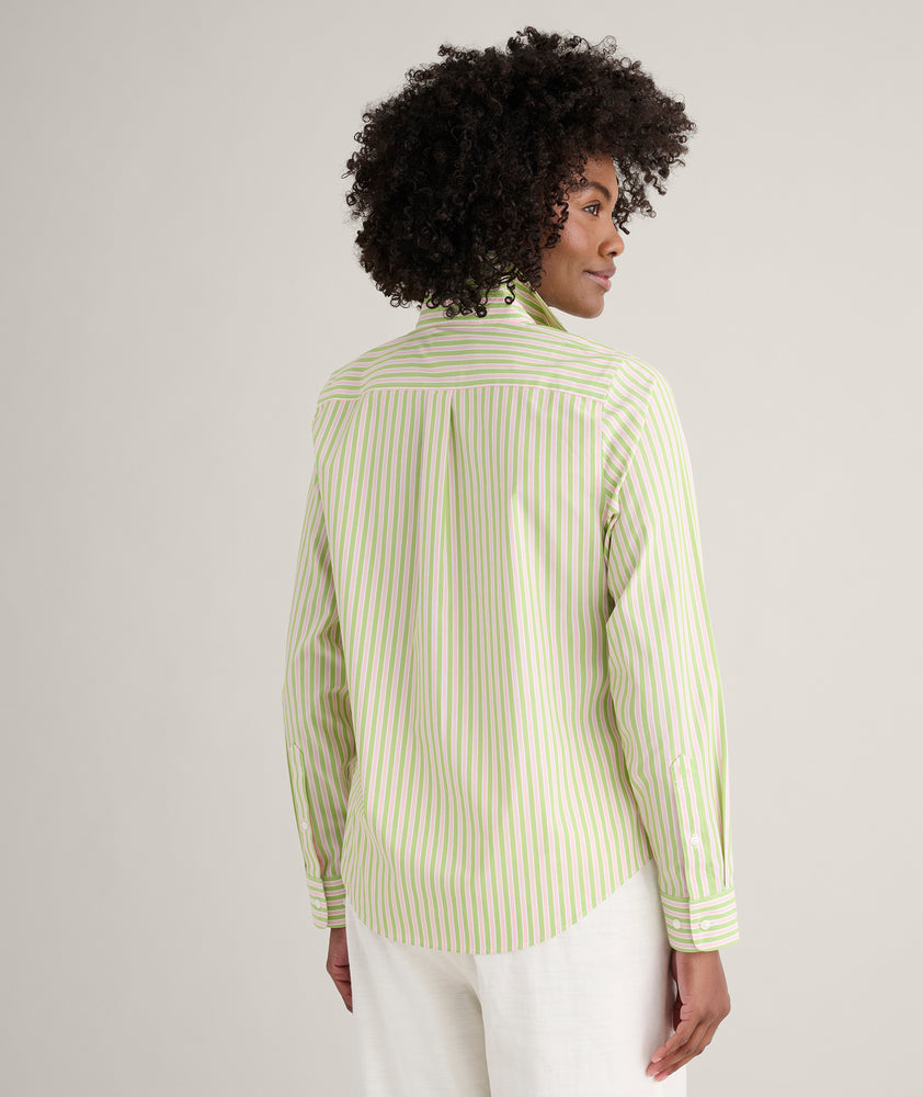 Model is wearing UNTUCKit Wrinkle-Free Stretch Cotton Classic Fit Isabella Shirt.