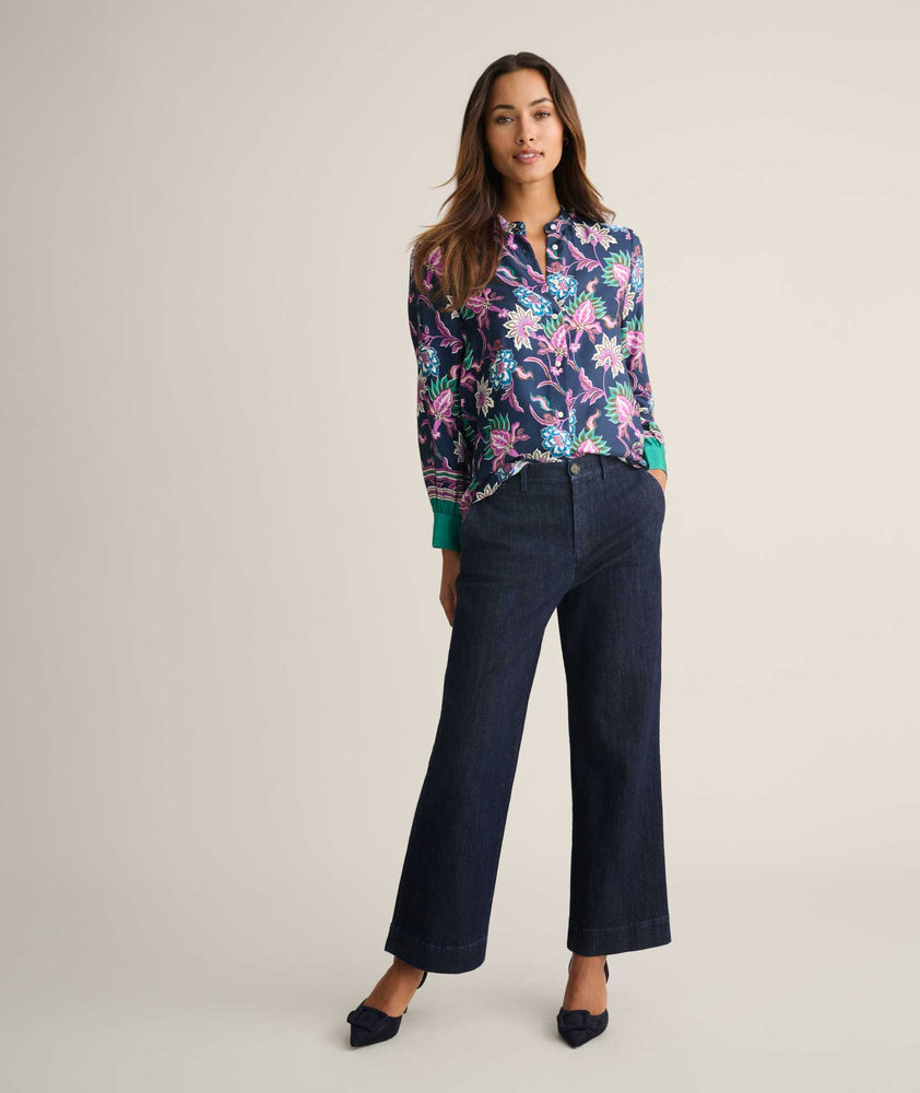Model is wearing UNTUCKit Twill Viscose Paisley Juliet Blouse. 