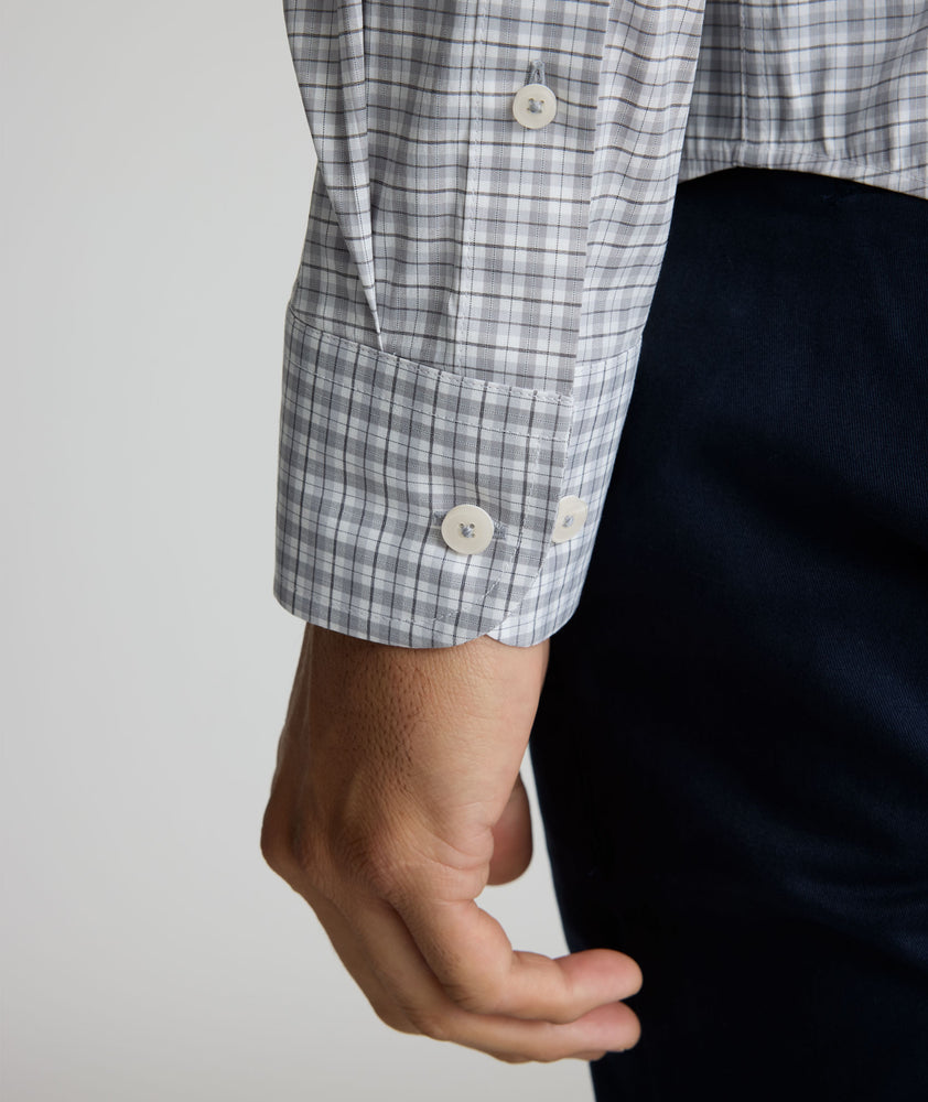 Model is wearing UNTUCKIt CottonTek™ Kaiser Shirt.