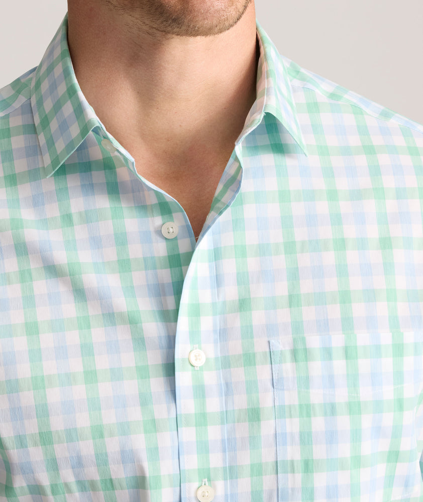 Model is wearing UNTUCKit CottonTek™ Kilpatrick Shirt.