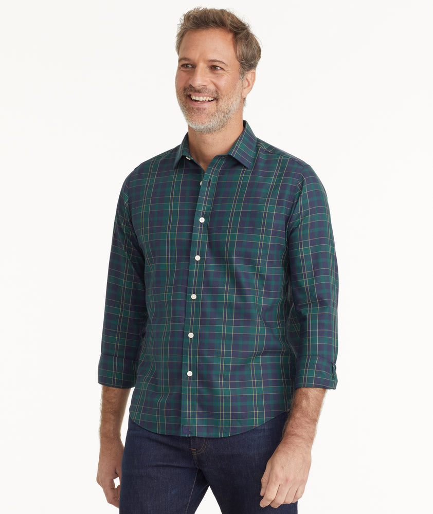 Model is wearing UNTUCKit Wrinkle-Free Langon Shirt.