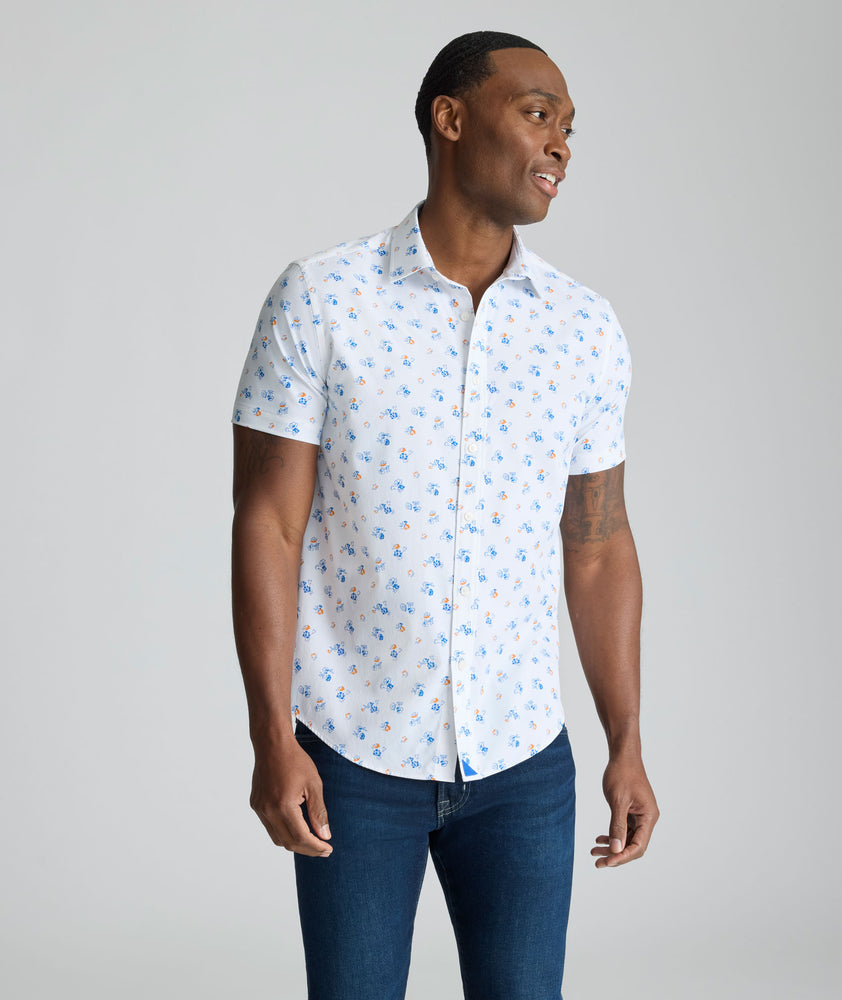 Model is wearing UNTUCKit Performance Short-Sleeve Opal Shirt. 