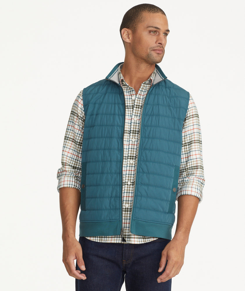 Model is wearing UNTUCKit Rebulo in Balsam.