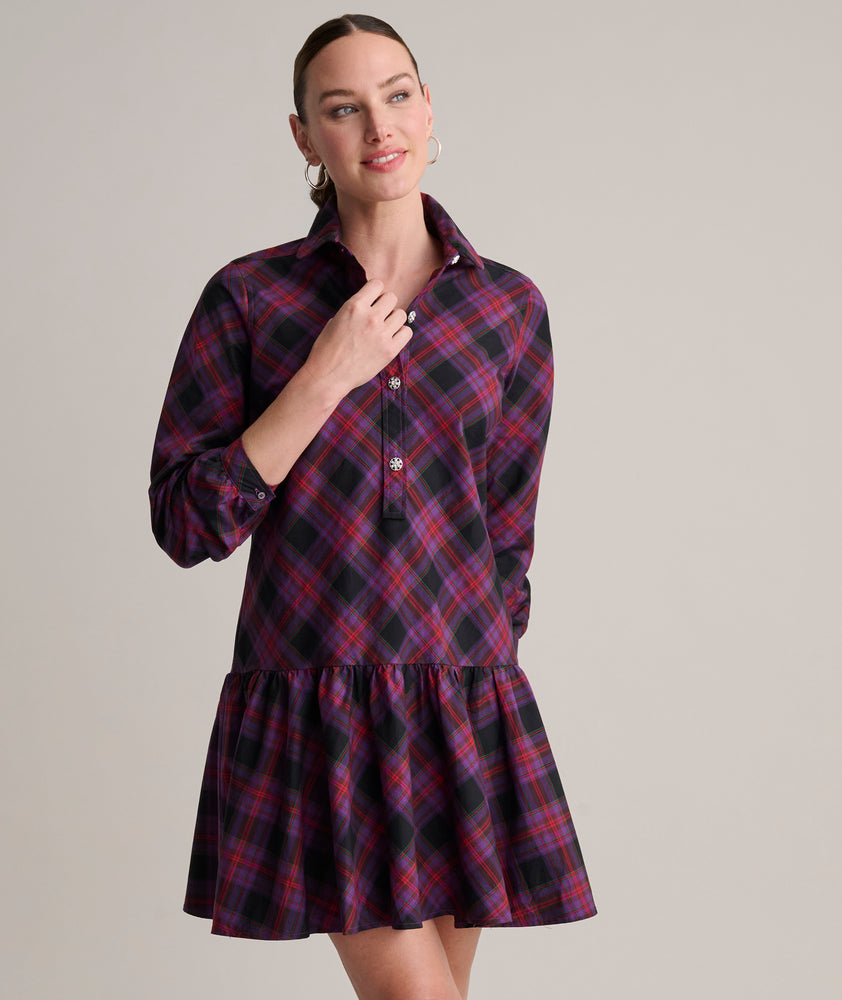Model is wearing UNTUCKit Reese Dress in plaid. 