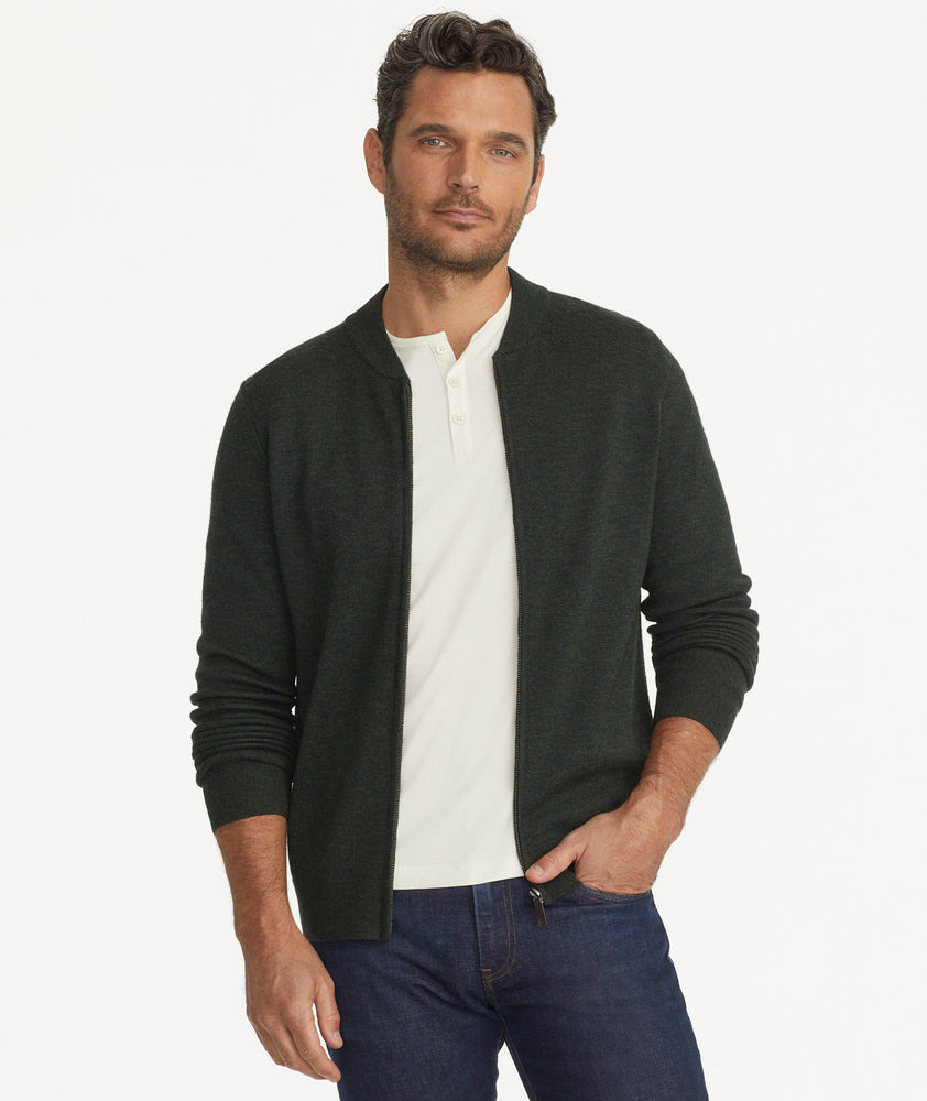 Model is wearing UNTUCKit Reynoso with Elbow Patch in Forest Night