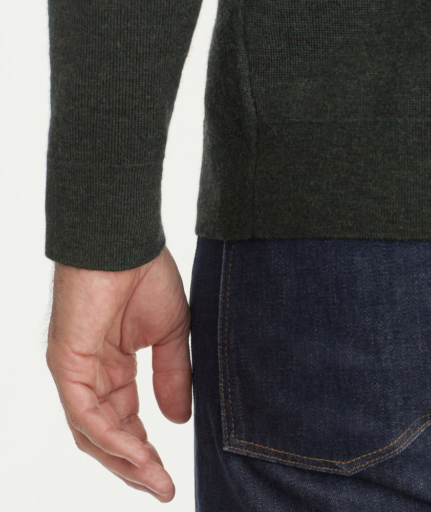 Model is wearing UNTUCKit Reynoso with Elbow Patch in Forest Night