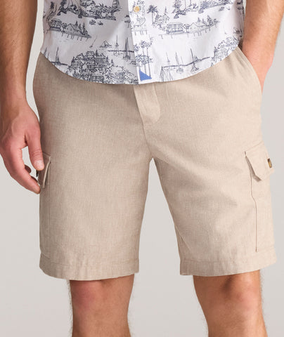 Model is wearing UNTUCKit Linen-Cotton Utility Shorts. 