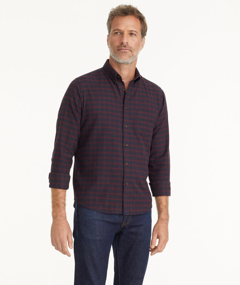 Model is wearing UNTUCKit Flannel Rully Shirt.