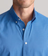 Model is wearing UNTUCKit Performance Viremont Shirt. 