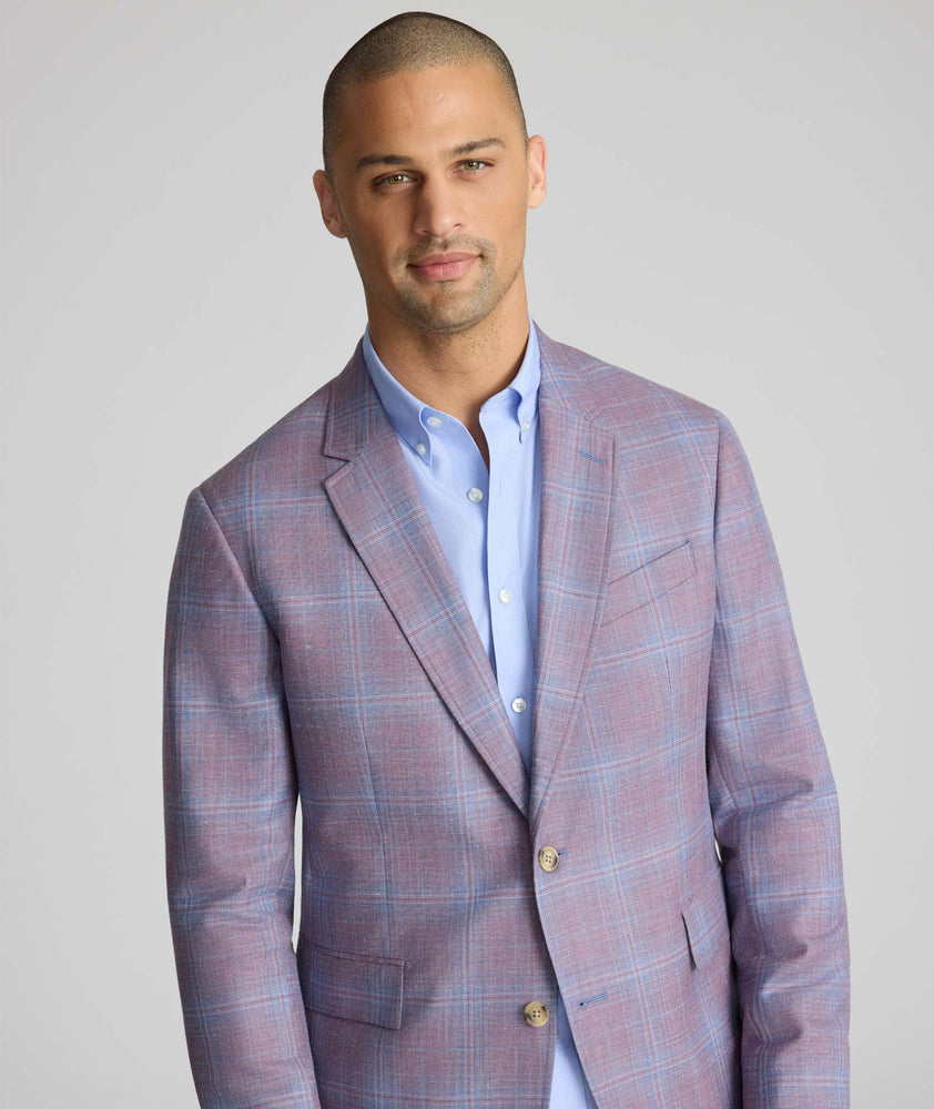 Model wearing an UNTUCKit Sport Coat.