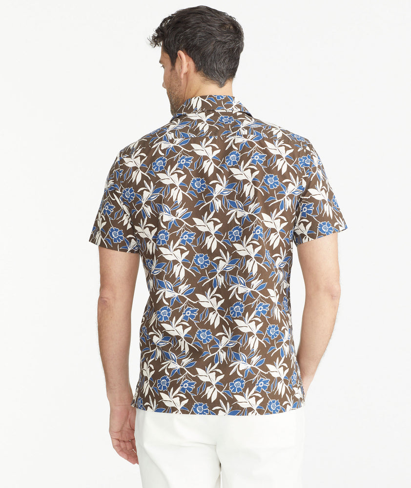 Model wearing an UNTUCKit Brown Cotton Short-Sleeve Aramon Shirt.