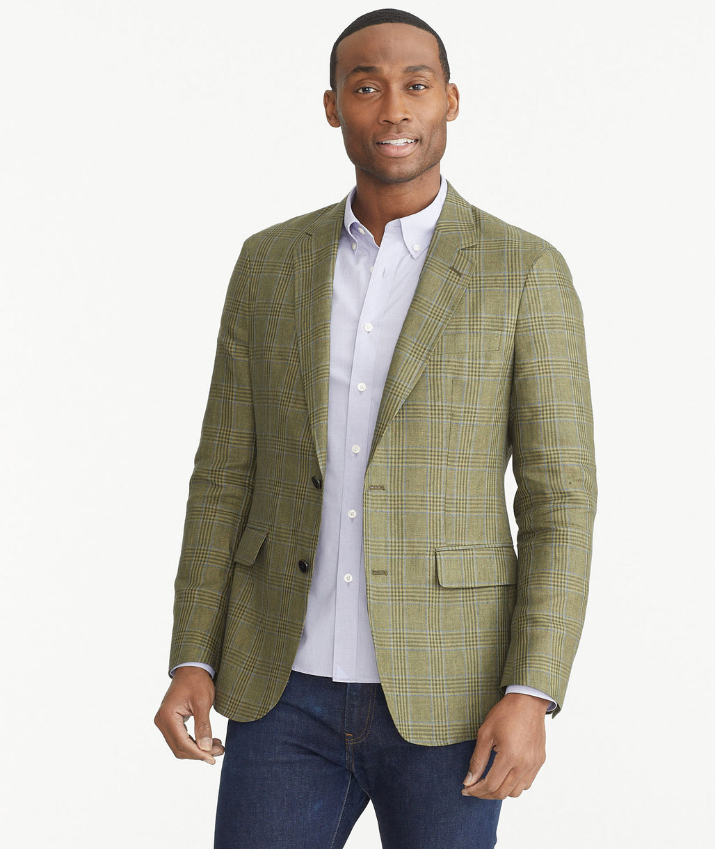 Model is wearing UNTUCKit Green Check Italian Linen Arbane Sport coat