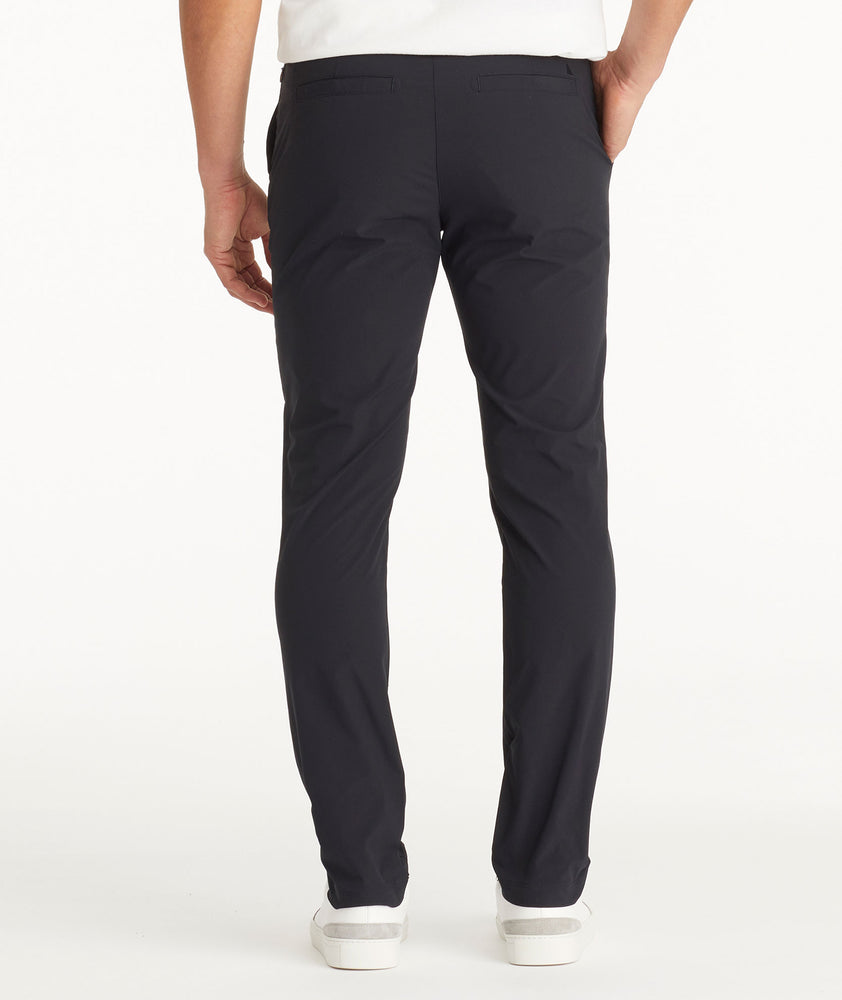 Model wearing UNTUCKit Black Traveler Pants