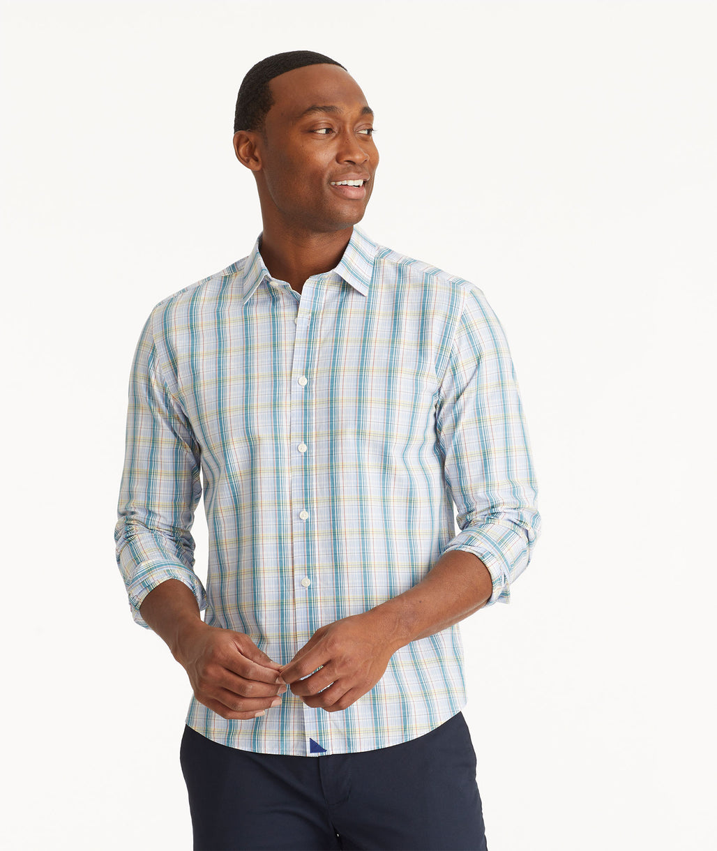 Model wearing an UNTUCKit Bright Blue Vintage Wash Rutherglen Shirt