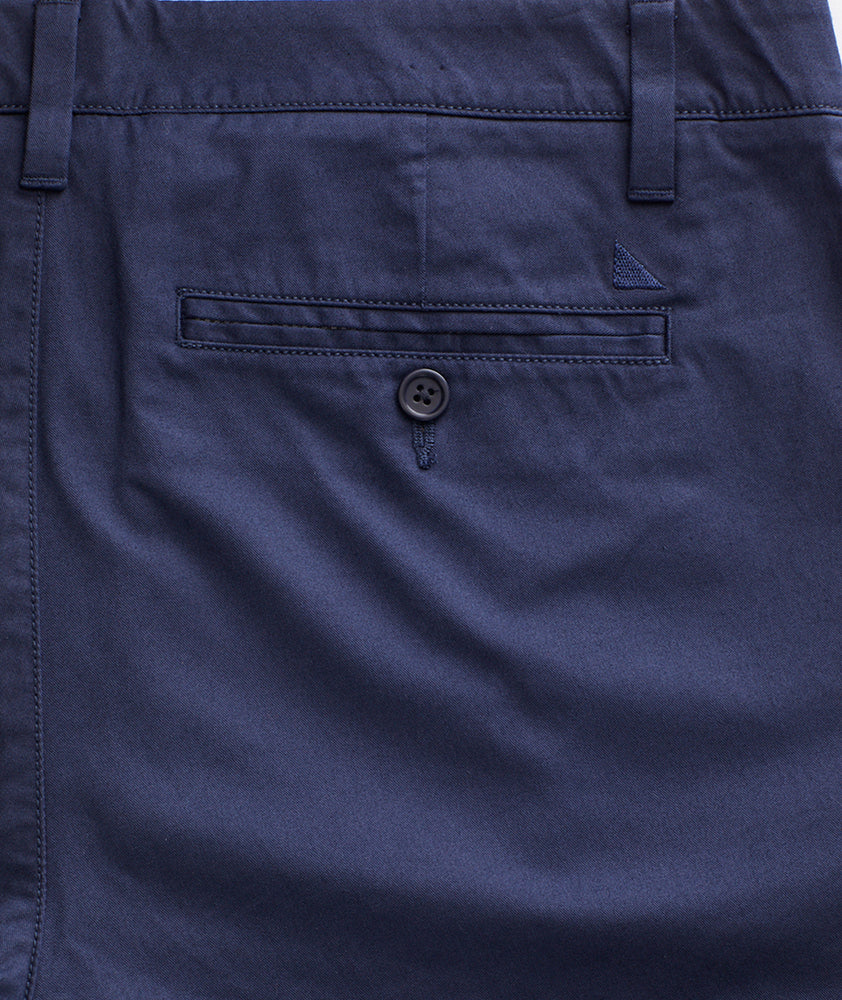 Model wearing a Navy Chino Pants