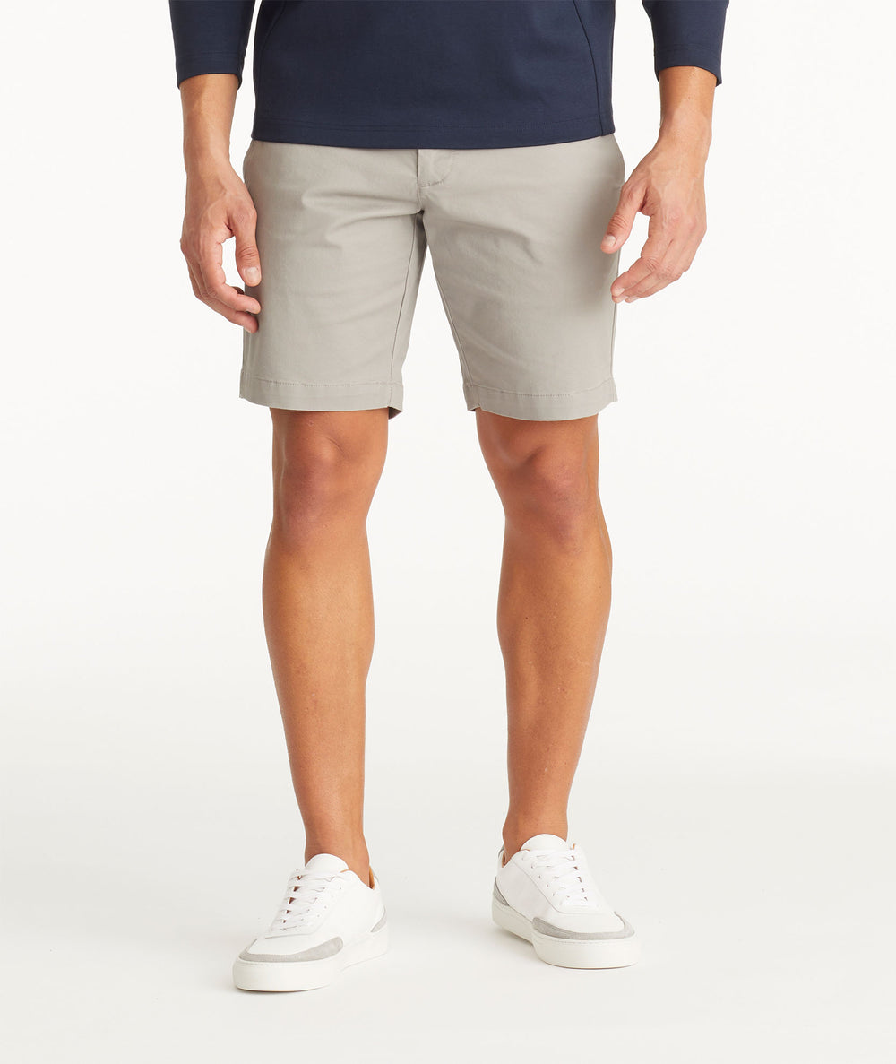 Model wearing UNTUCKit Grey 9" Chino Shorts