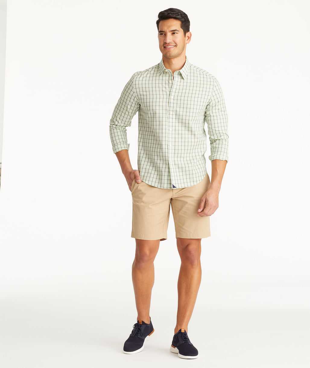 Model wearing UNTUCKit Tan 9